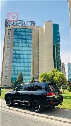 تۆیۆتا لاند کروزەر